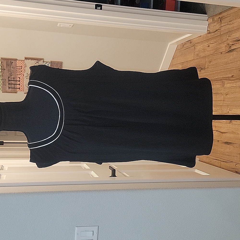 White House Black Market Black Tank Top Blouse with White Piping Round Neck (XL)